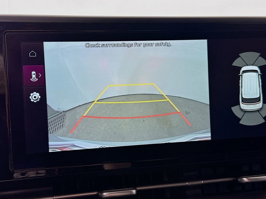 Used 2024 Kia Carnival EX FWD image 10