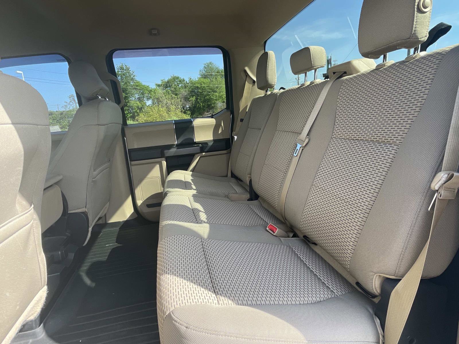 Used 2015 Ford F150 XLT image 12