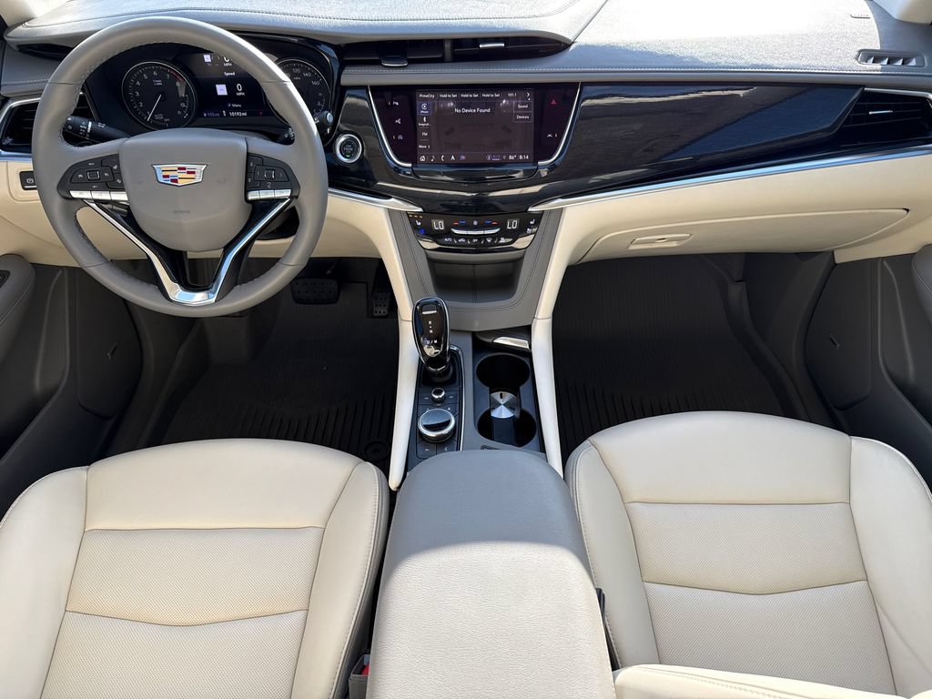 Used 2024 Cadillac XT6 Premium Luxury w/ Technology Package FWD image 12