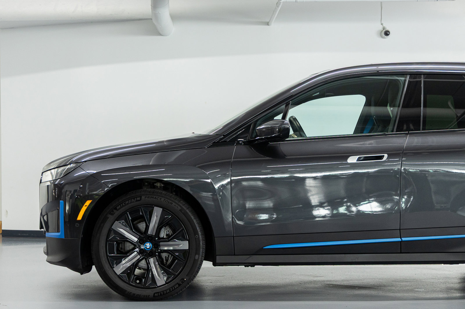 Used 2024 BMW iX xDrive50 w/ Convenience Package AWD/4WD image 12