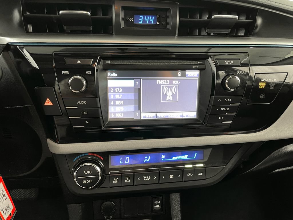 Used 2015 Toyota Corolla LE FWD image 27
