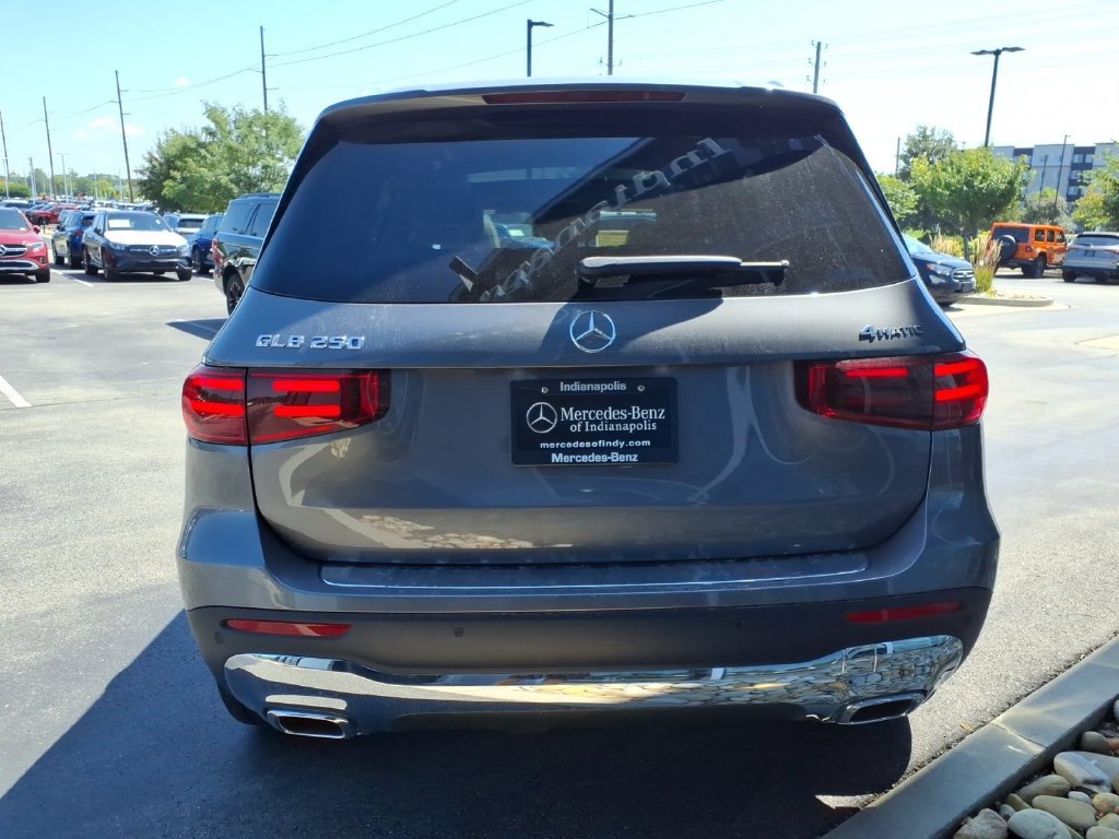 New 2026 Mercedes-Benz GLB 250 4MATIC image 5