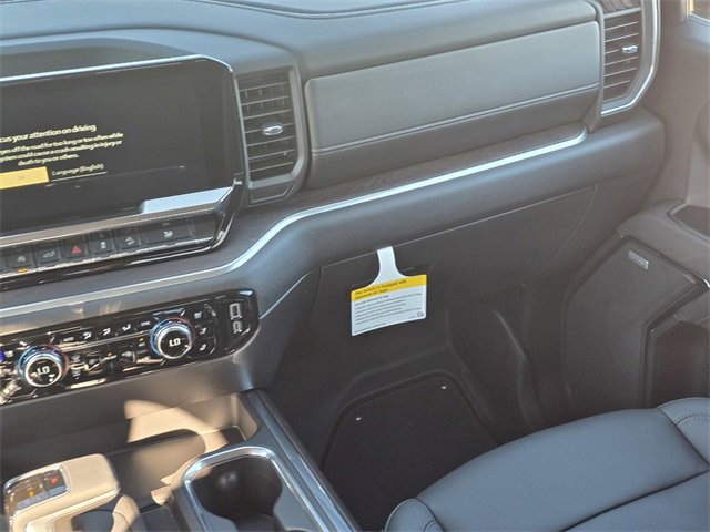 New 2026 GMC Sierra 1500 SLT image 16