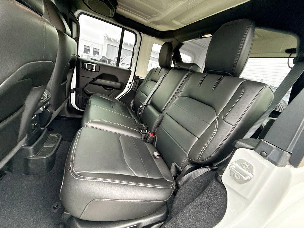 Used 2023 Jeep Wrangler Unlimited Sahara w/ Cold Weather Group image 27