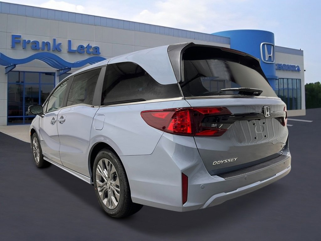 New 2026 Honda Odyssey Touring image 3