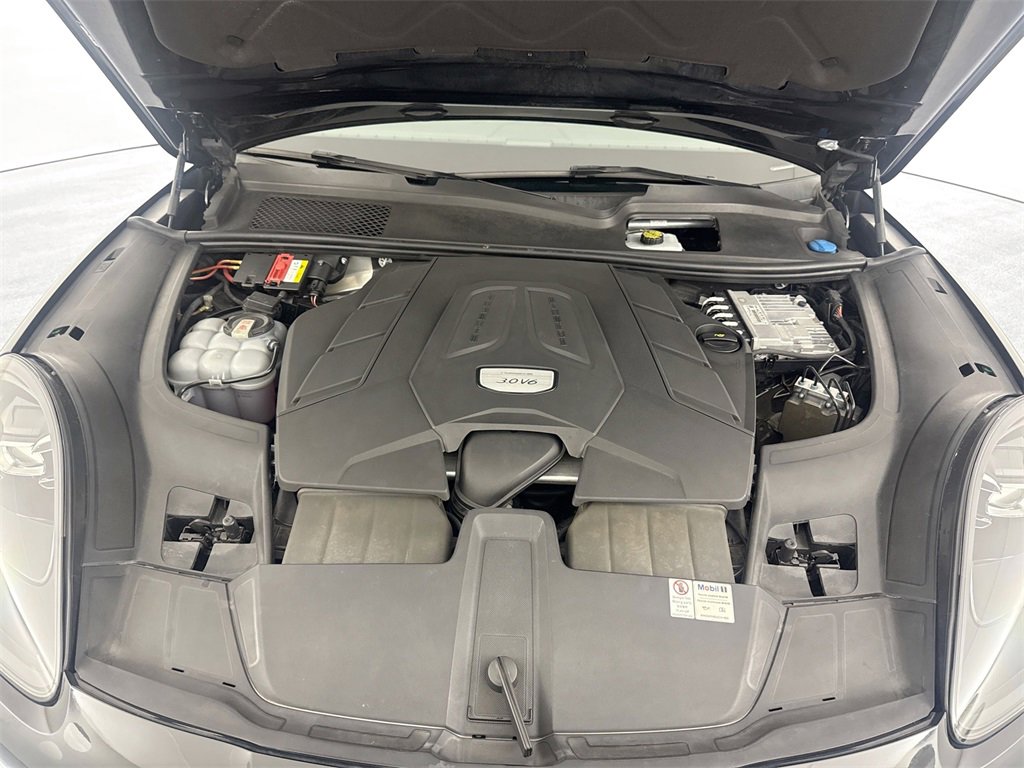 Used 2021 Porsche Cayenne Coupe image 29