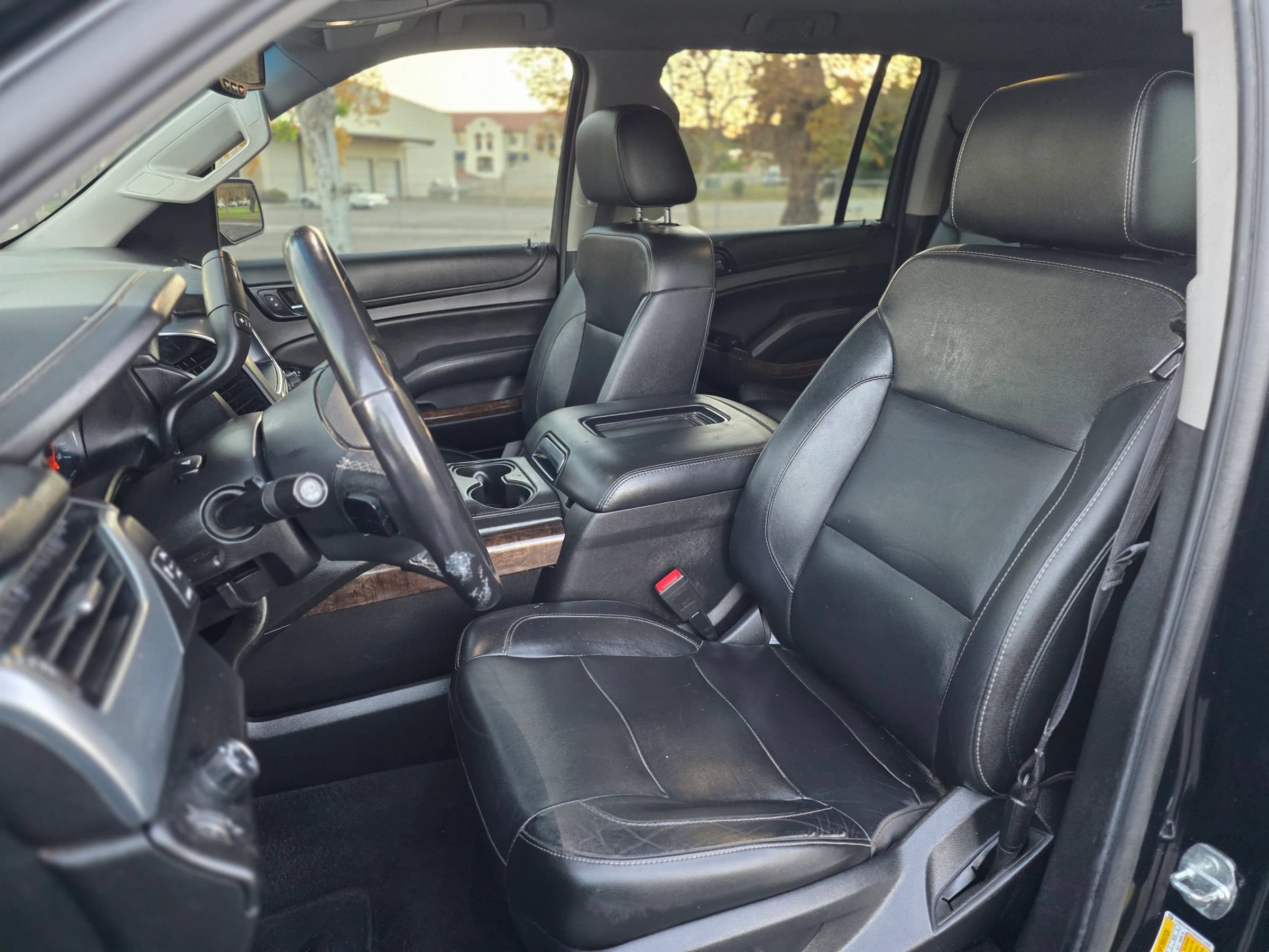 Used 2019 Chevrolet Suburban LT RWD image 12