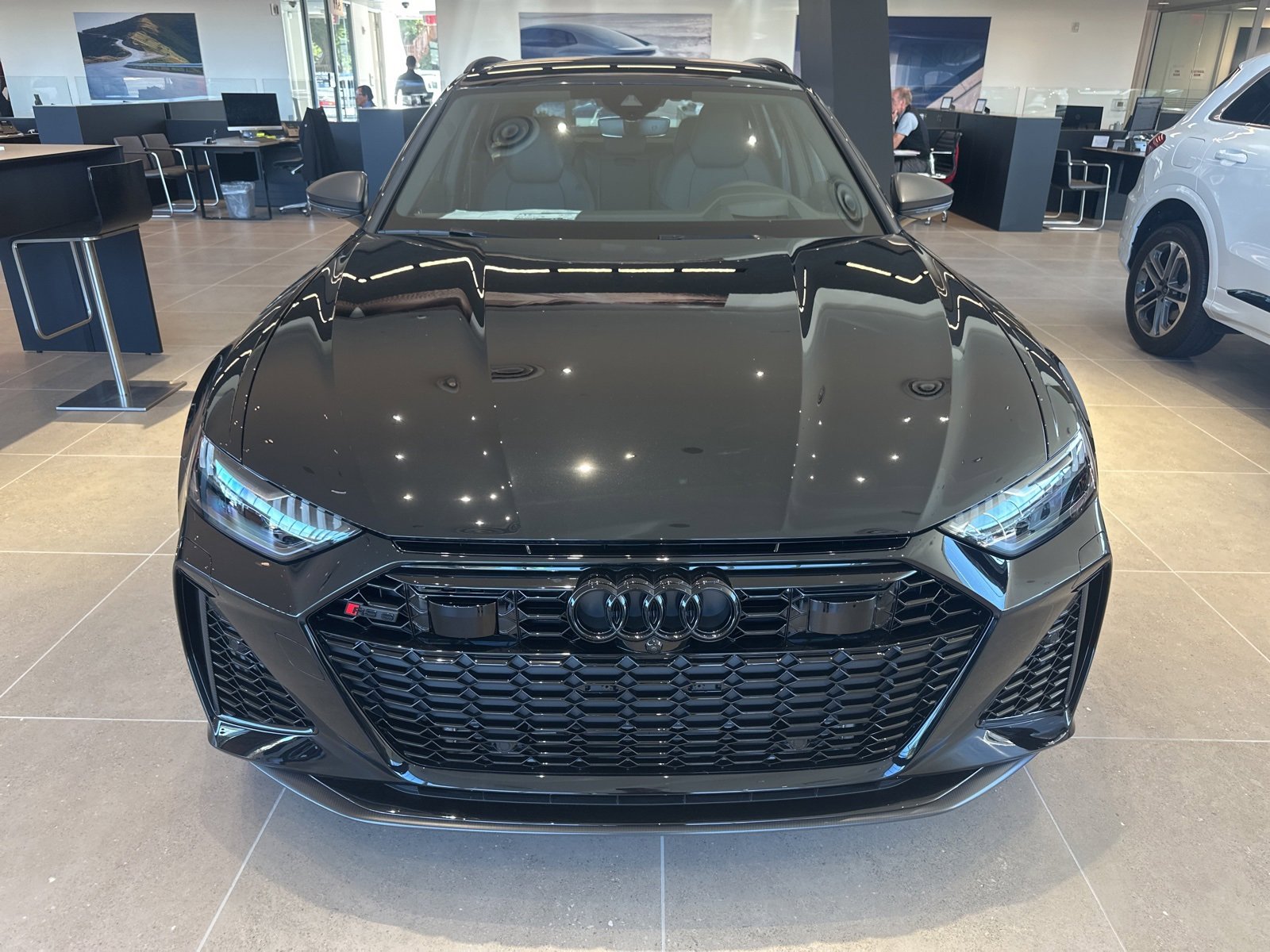 New 2025 Audi RS 6 performance image 2