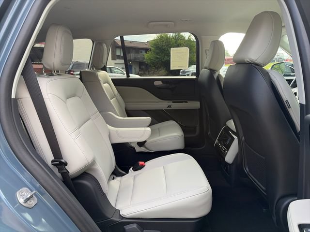 Used 2026 Lincoln Aviator AWD image 21