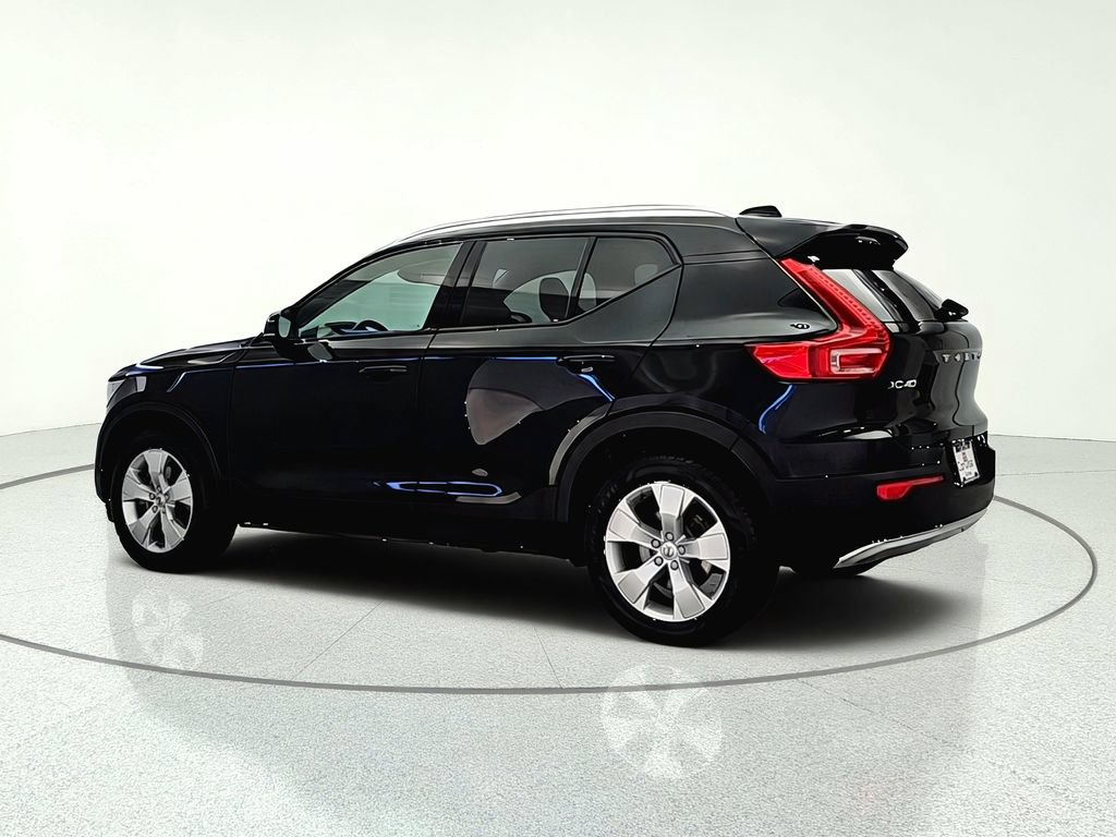 Used 2022 Volvo XC40 T5 Momentum AWD/4WD image 5