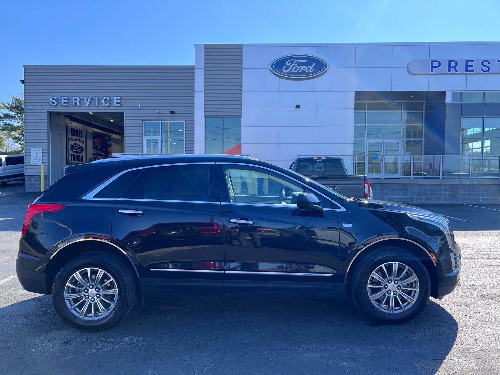 Used 2018 Cadillac XT5 Luxury w/ Driver Awareness Package image 11