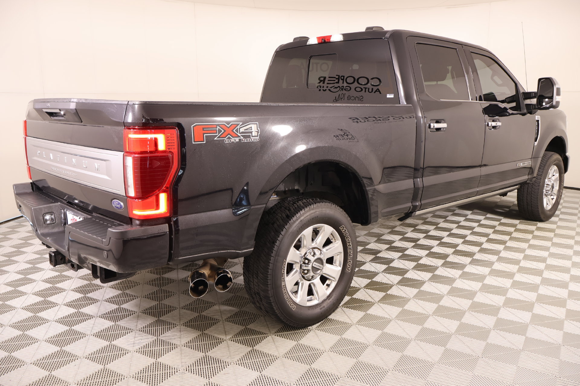 Used 2020 Ford F250 Platinum w/ FX4 Off-Road Package AWD/4WD image 22