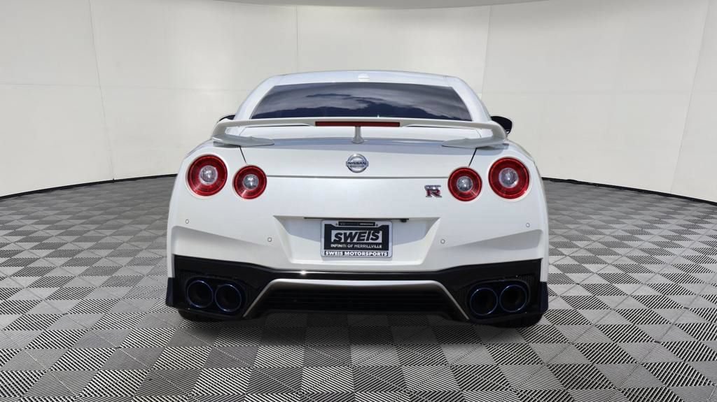 Used 2021 Nissan GT-R Premium AWD/4WD image 7