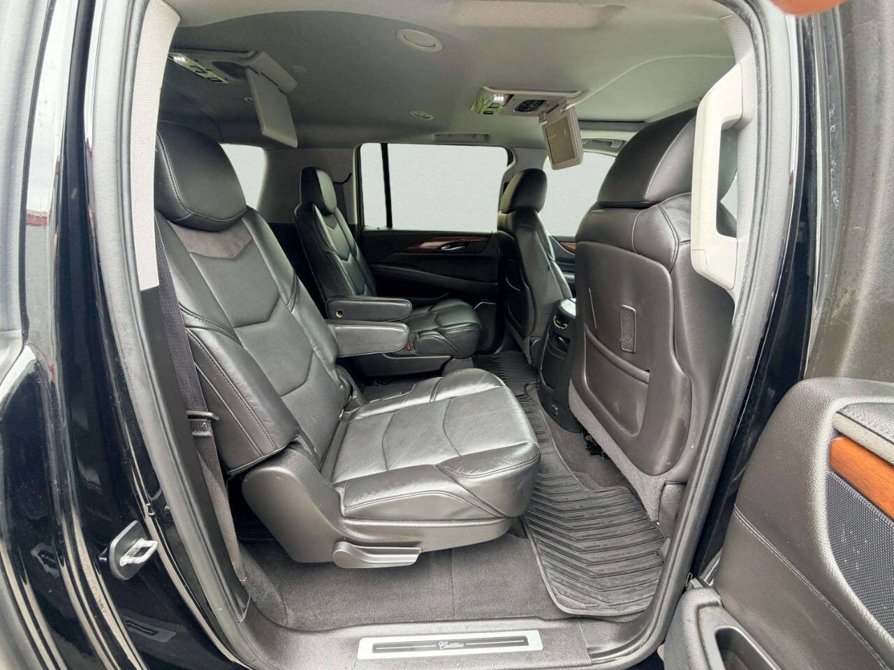 Used 2015 Cadillac Escalade ESV Premium AWD/4WD image 29