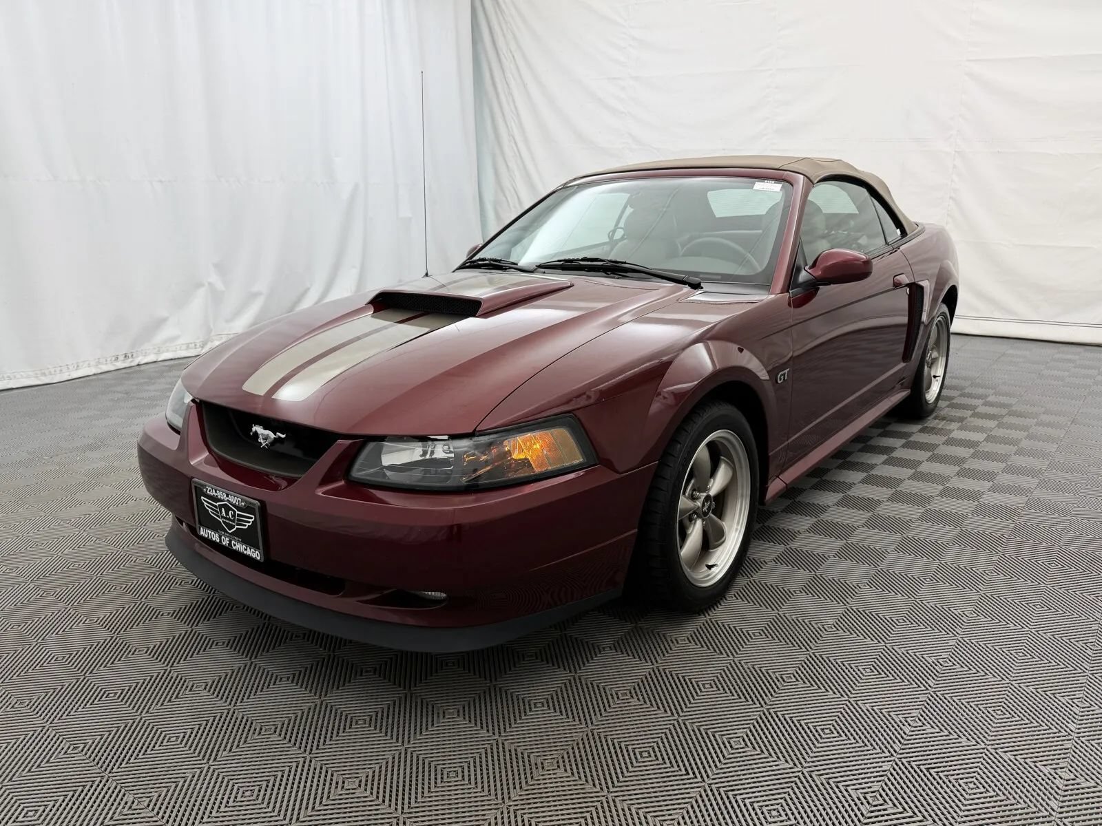 Used 2004 Ford Mustang GT RWD image 2