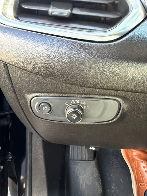 Used 2022 Chevrolet Equinox LS w/ LS Convenience Package image 21