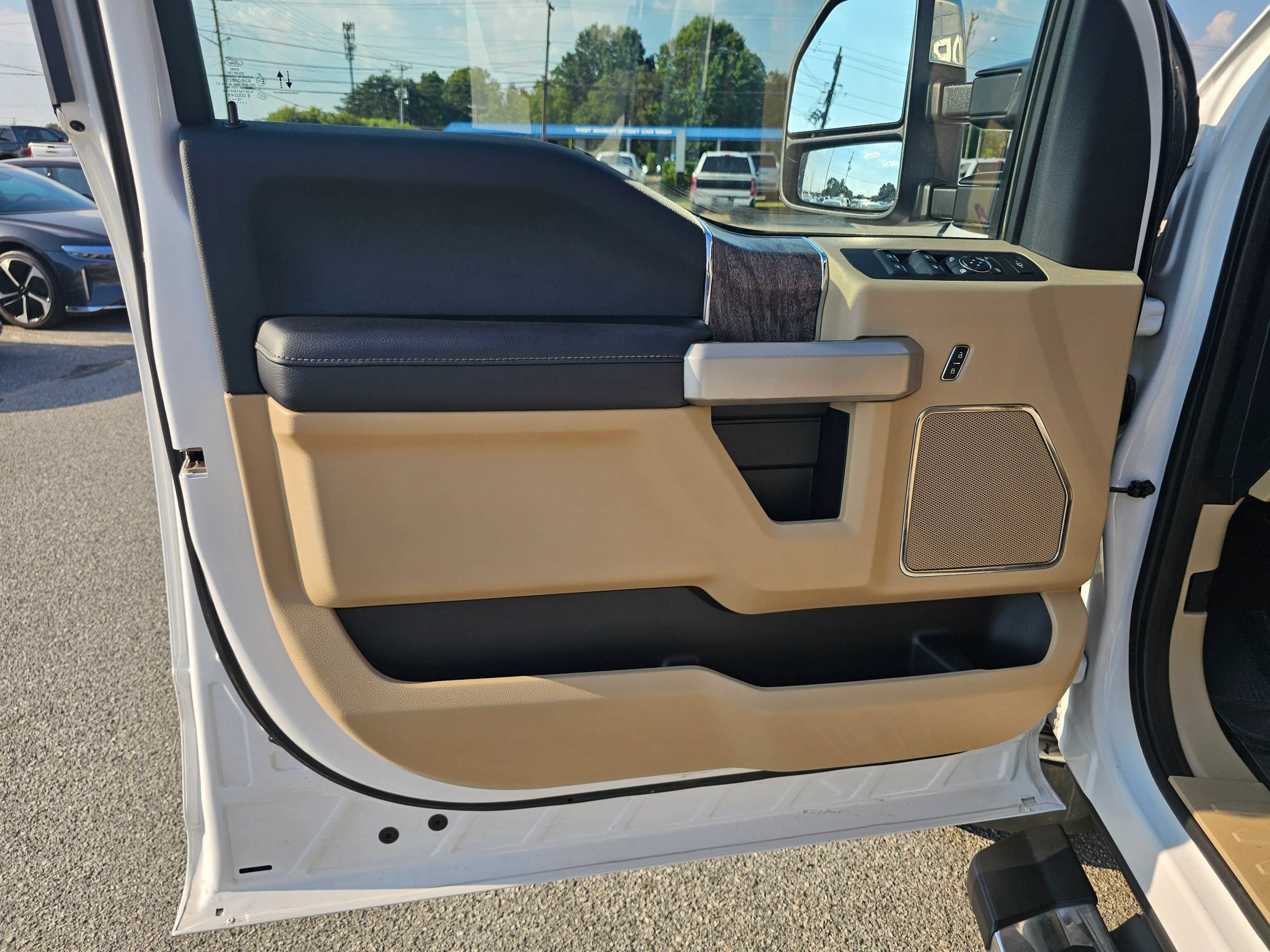 Used 2019 Ford F250 Lariat w/ Chrome Package AWD/4WD image 13