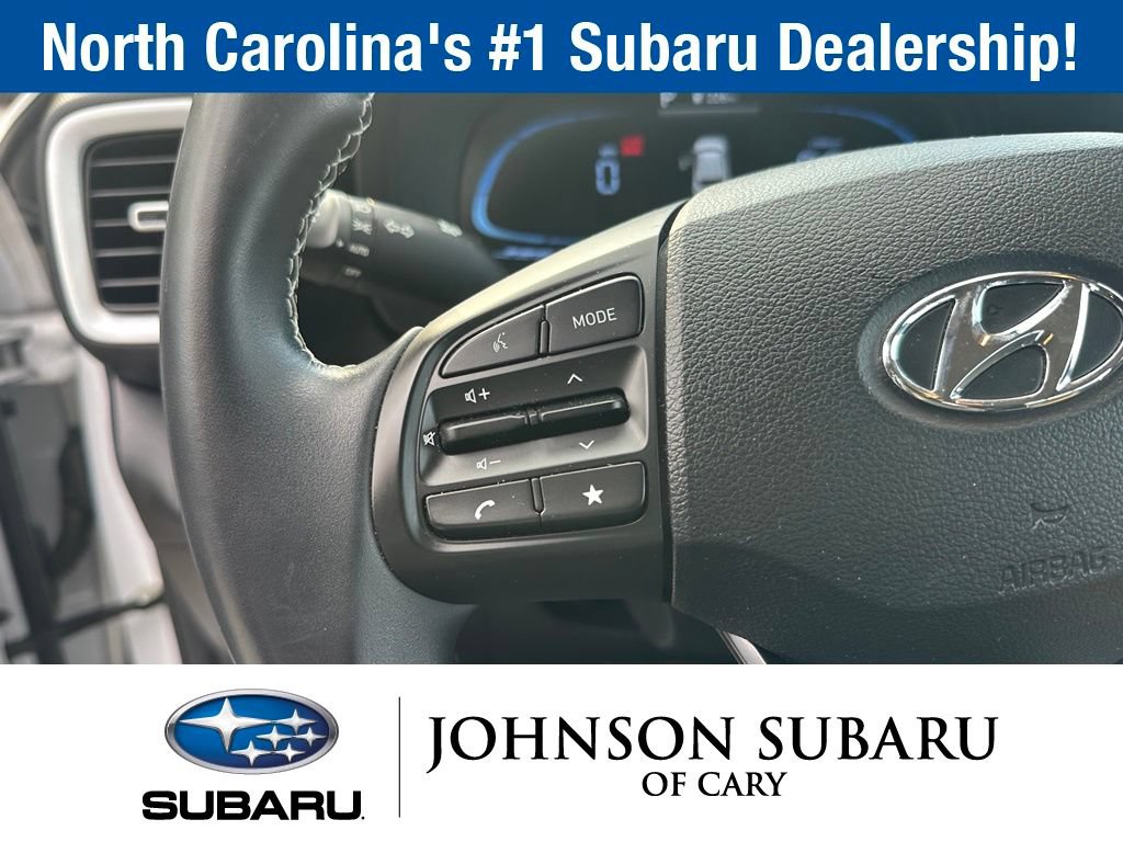 Used 2023 Hyundai Venue Limited w/ Cargo Package FWD image 16