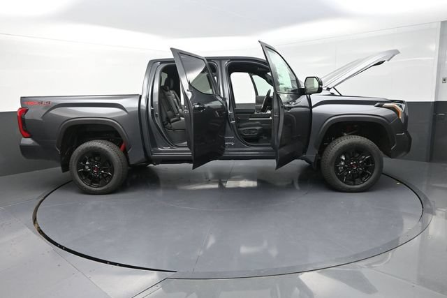 Used 2025 Toyota Tundra Limited w/ TRD Off-Road Package AWD/4WD image 45