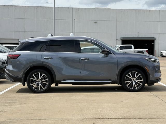 Used 2023 INFINITI QX60 Sensory w/ Cargo Package AWD/4WD image 3