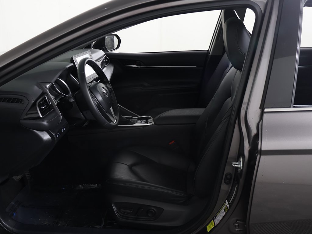 Used 2021 Toyota Camry XLE w/ Navigation Upgrade Package image 27