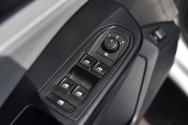 Certified 2024 Volkswagen Taos SE w/ Panoramic Sunroof Package image 8