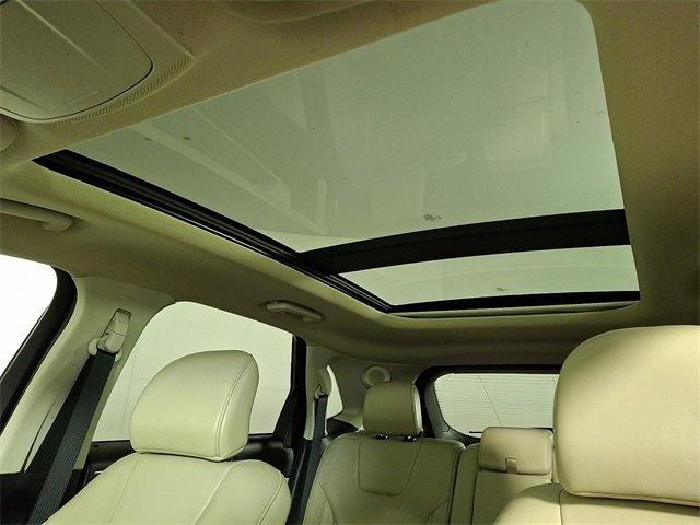 Used 2019 Ford Edge Titanium w/ Cold Weather Package image 16