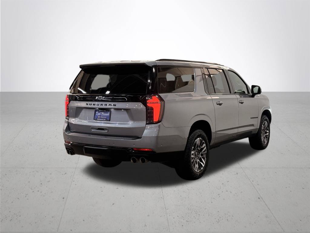 Used 2025 Chevrolet Suburban Z71 AWD/4WD image 10