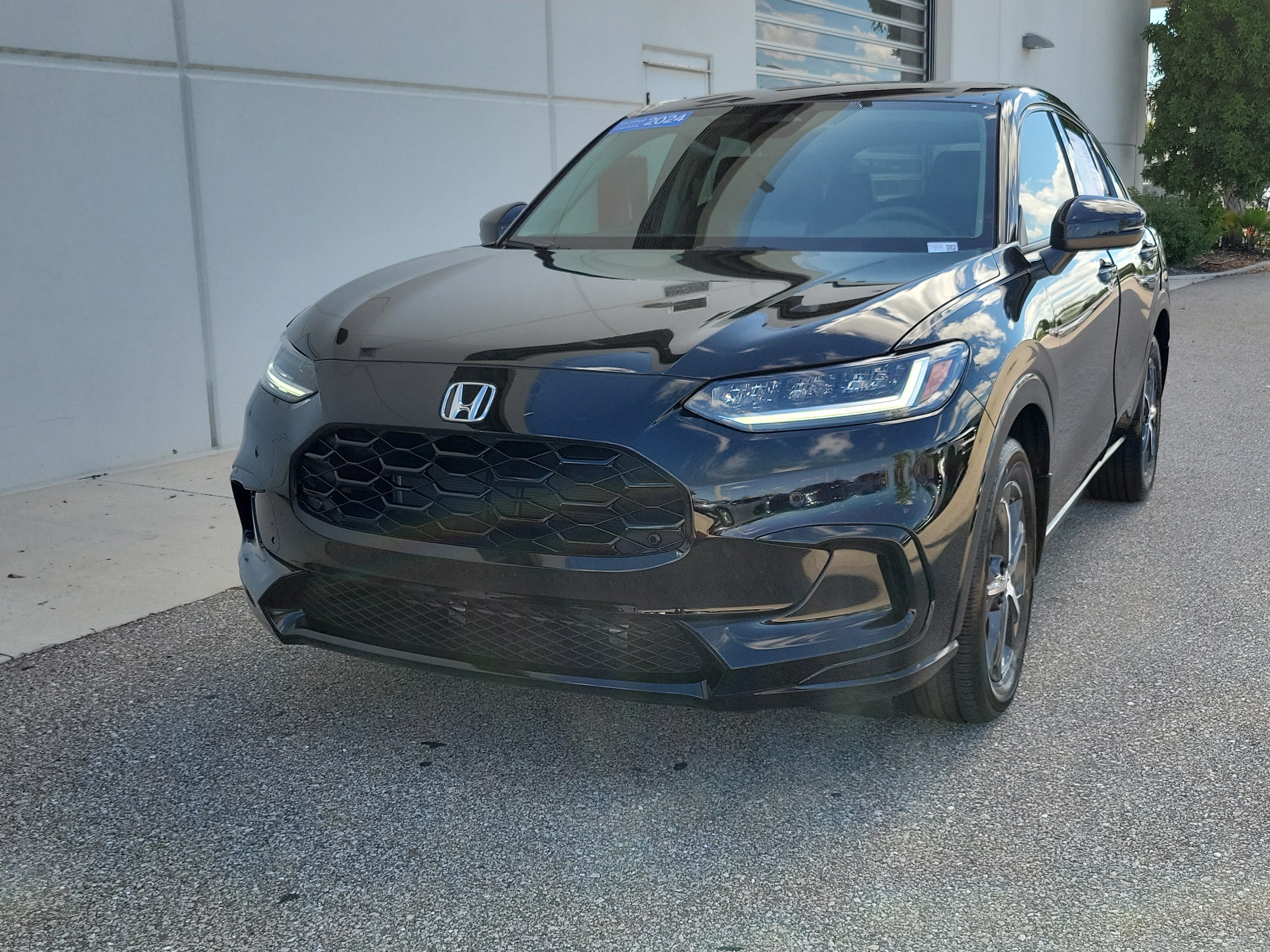 Used 2024 Honda HR-V EX-L image 3