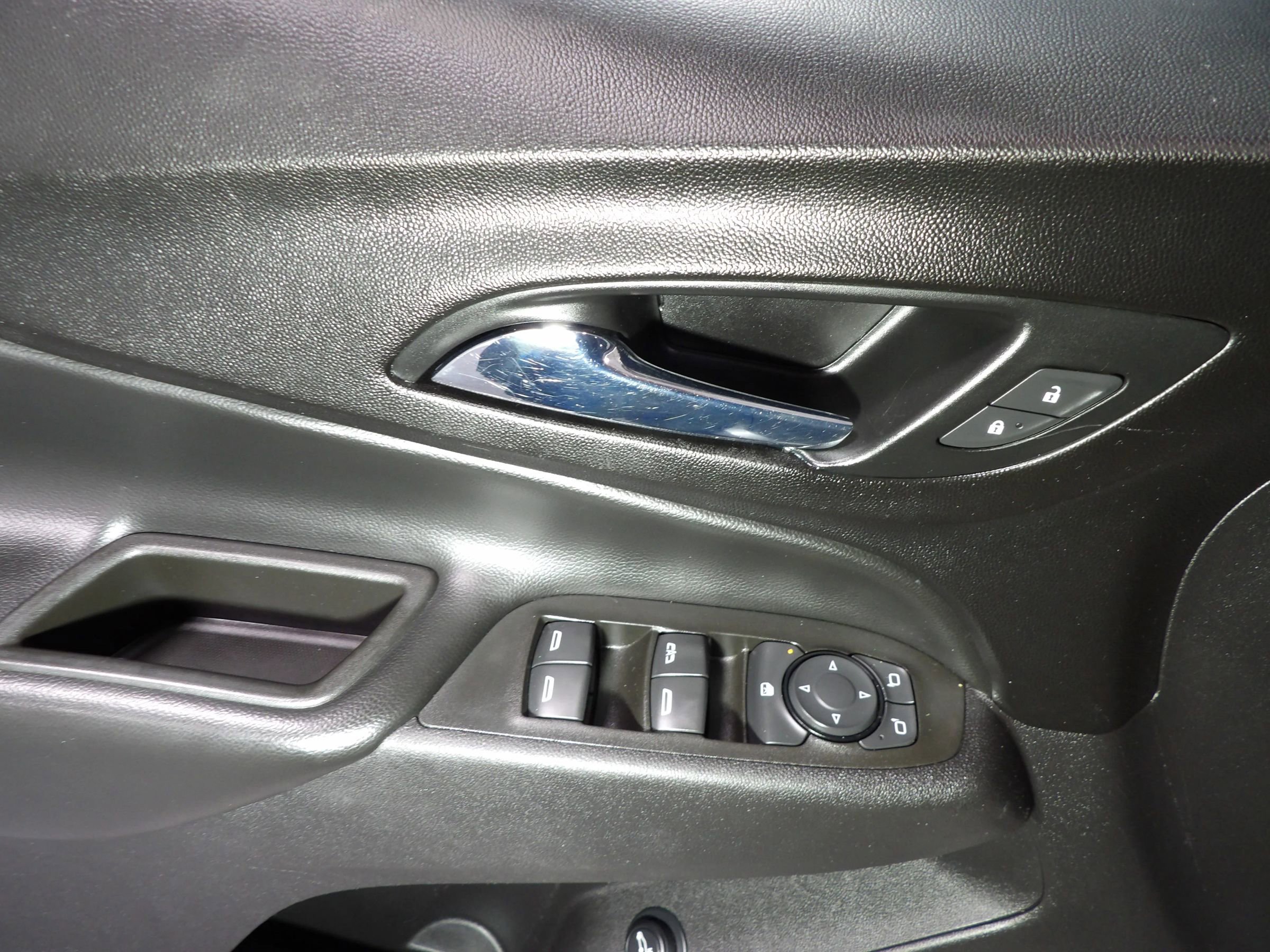 Used 2021 Chevrolet Equinox LT AWD/4WD image 8