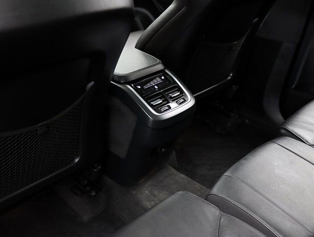 Used 2024 Volvo XC90 B5 Plus image 14