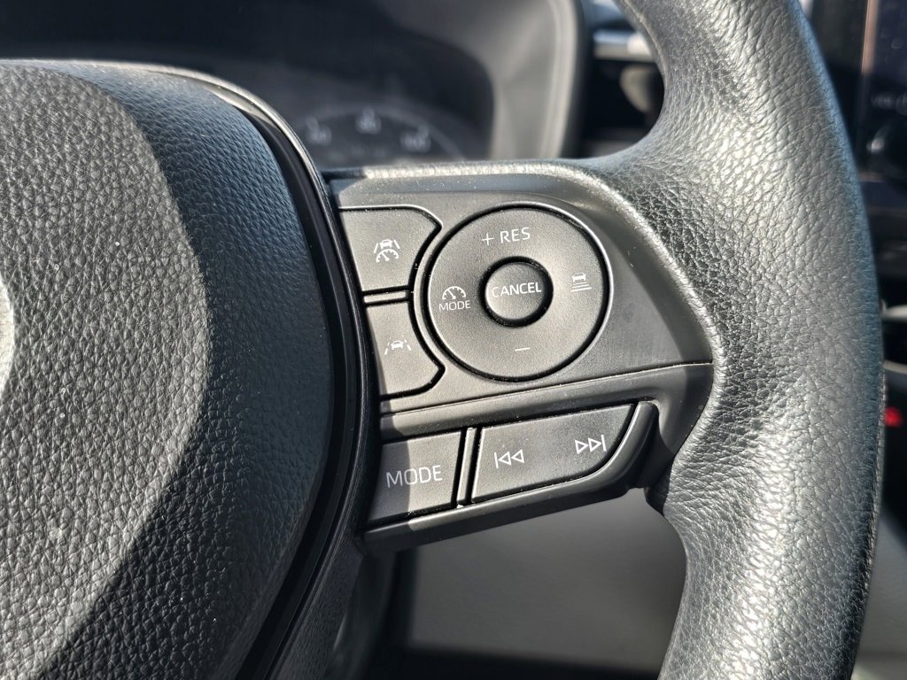 Certified 2025 Toyota Corolla LE image 25