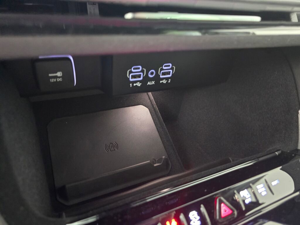 New 2025 Jeep Wagoneer L Series II w/ HD Trailer Tow Package w/25F image 23