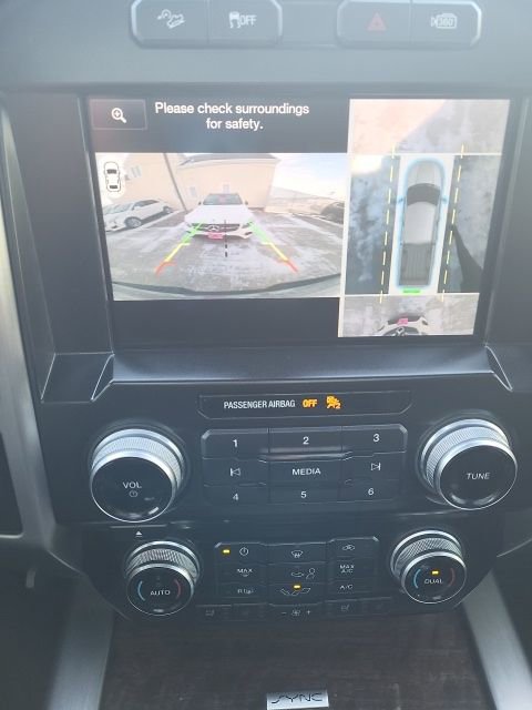 Used 2015 Ford F150 Platinum w/ Equipment Group 701A Luxury image 3