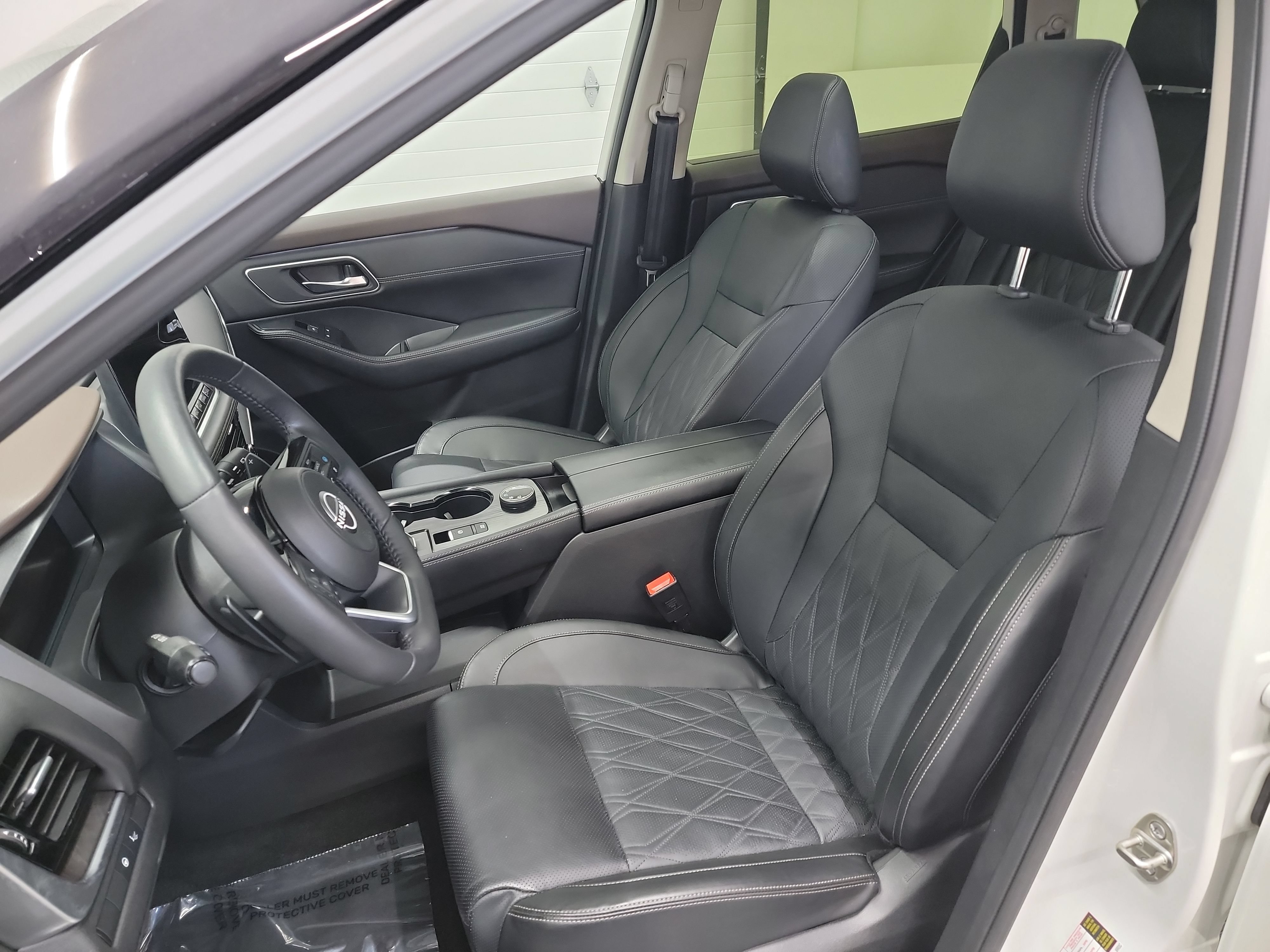 Used 2023 Nissan Rogue Platinum w/ Platinum Premium Package AWD/4WD image 12