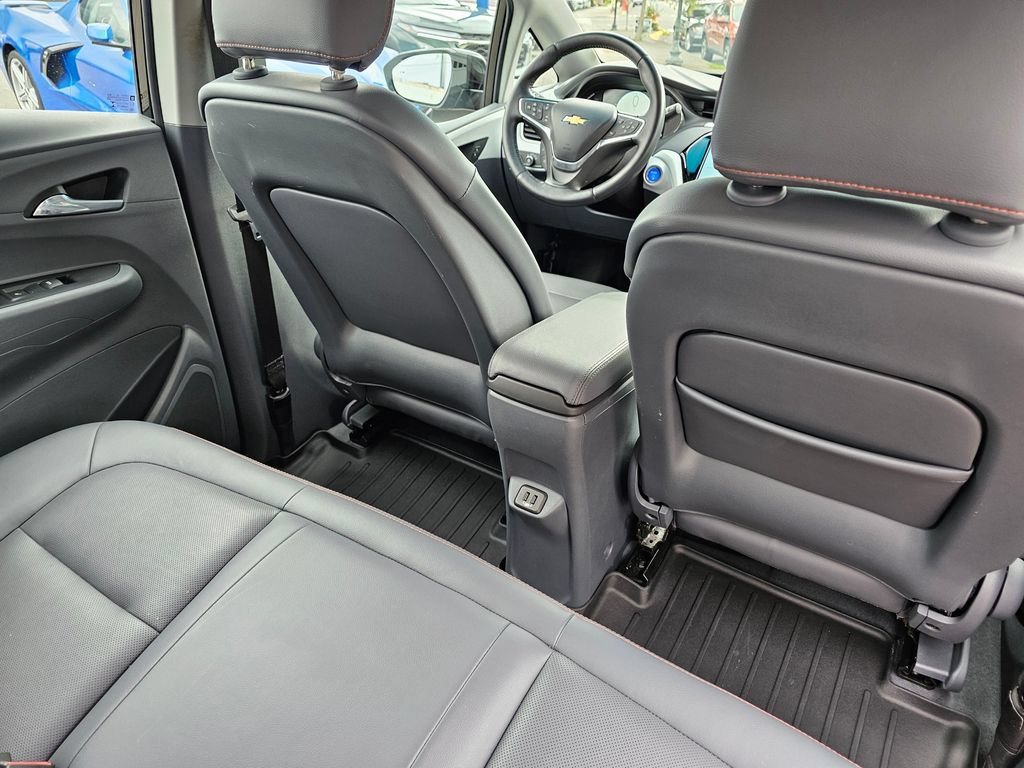 Used 2020 Chevrolet Bolt Premier w/ Infotainment Package FWD image 17