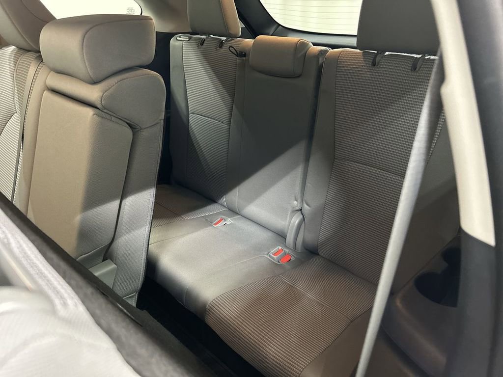 Used 2023 Toyota Highlander LE AWD/4WD image 20