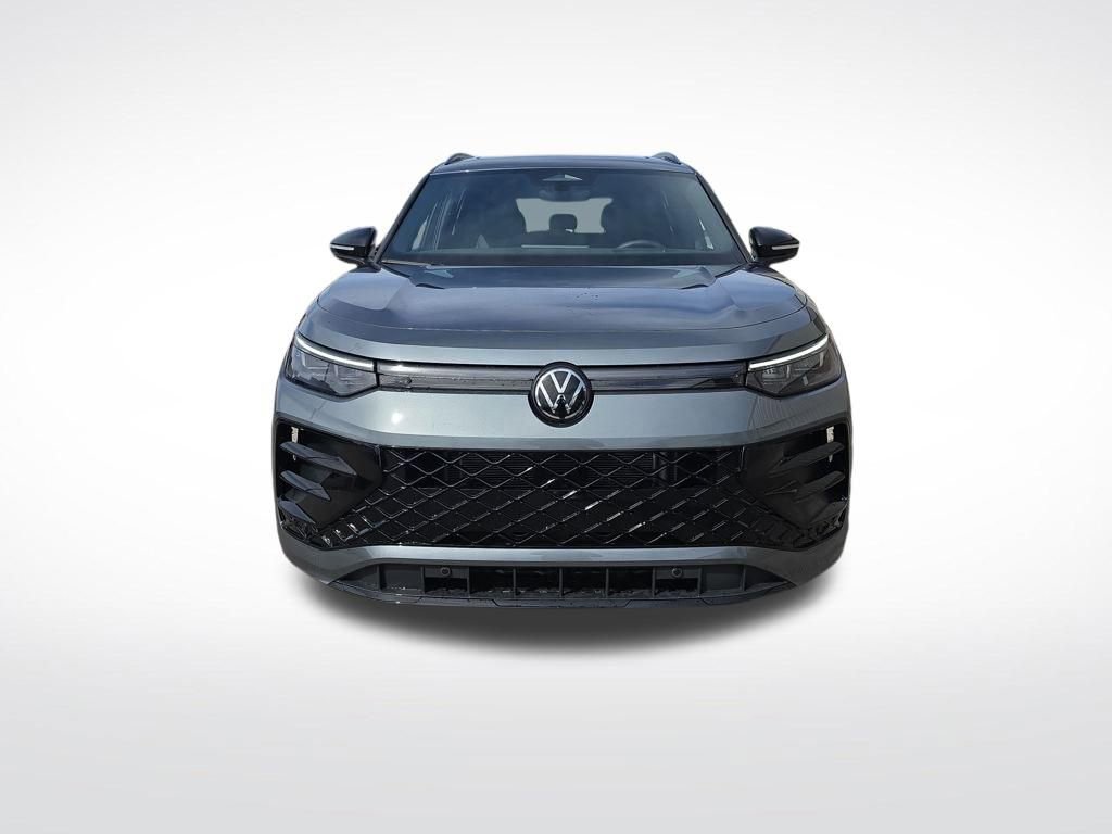 New 2026 Volkswagen Tiguan SE R-Line AWD/4WD image 2