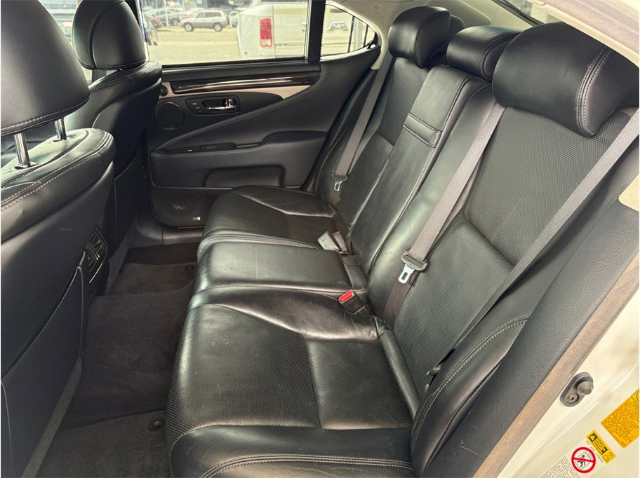 Used 2013 Lexus LS 460 w/ Ultra Luxury Pkg RWD image 23