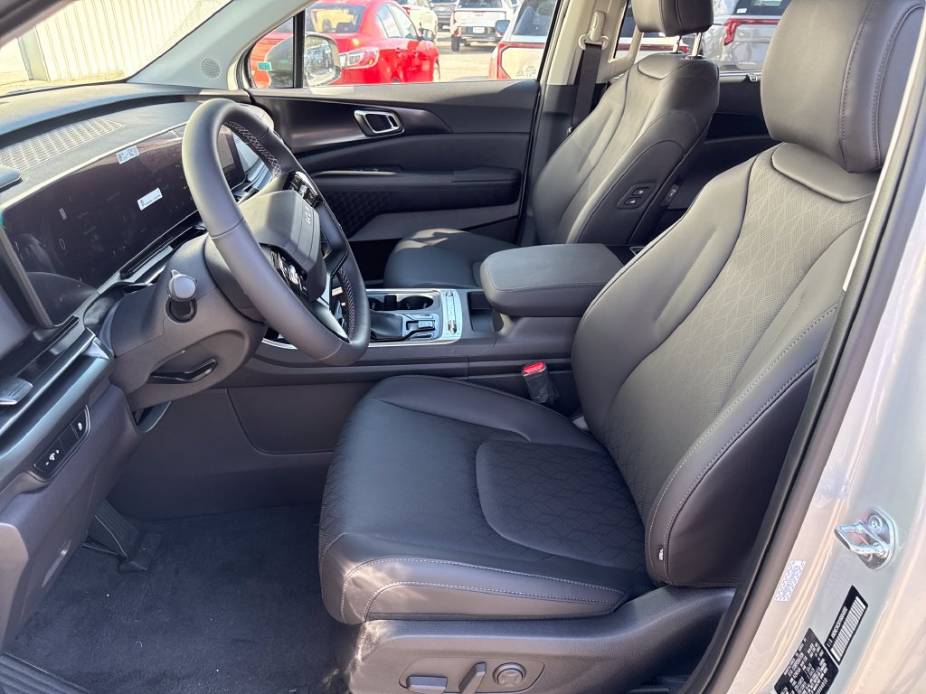 New 2027 Kia Carnival SX FWD image 13