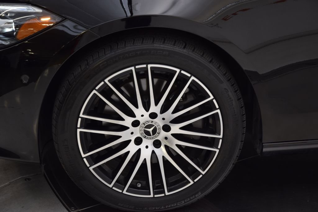Used 2024 Mercedes-Benz C 300 Sedan image 12
