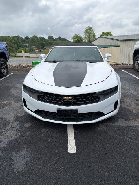 Used 2020 Chevrolet Camaro LT RWD image 2