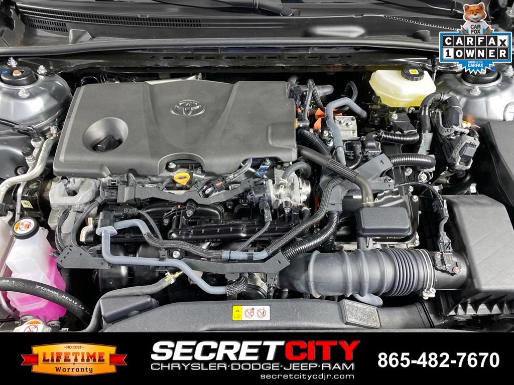 Used 2025 Toyota Camry XSE FWD image 32