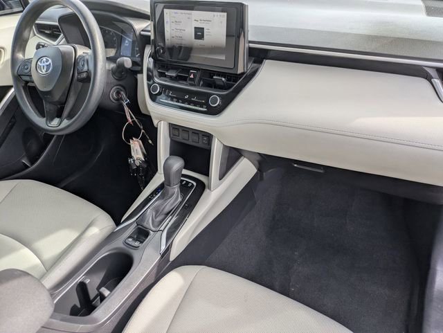 Used 2025 Toyota Corolla Cross L image 31