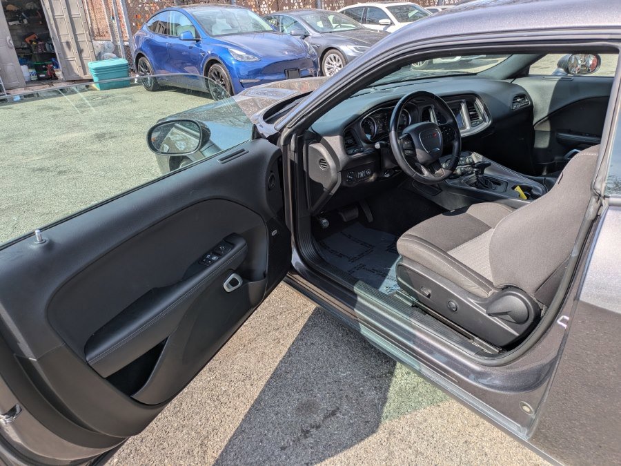 Used 2023 Dodge Challenger GT image 8