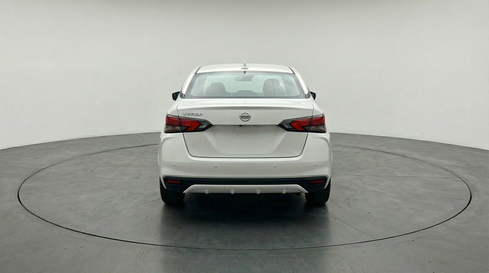 Used 2025 Nissan Versa SV image 7