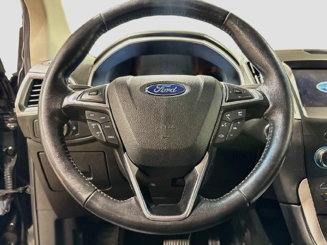 Used 2017 Ford Edge SEL w/ Equipment Group 201A AWD/4WD image 12