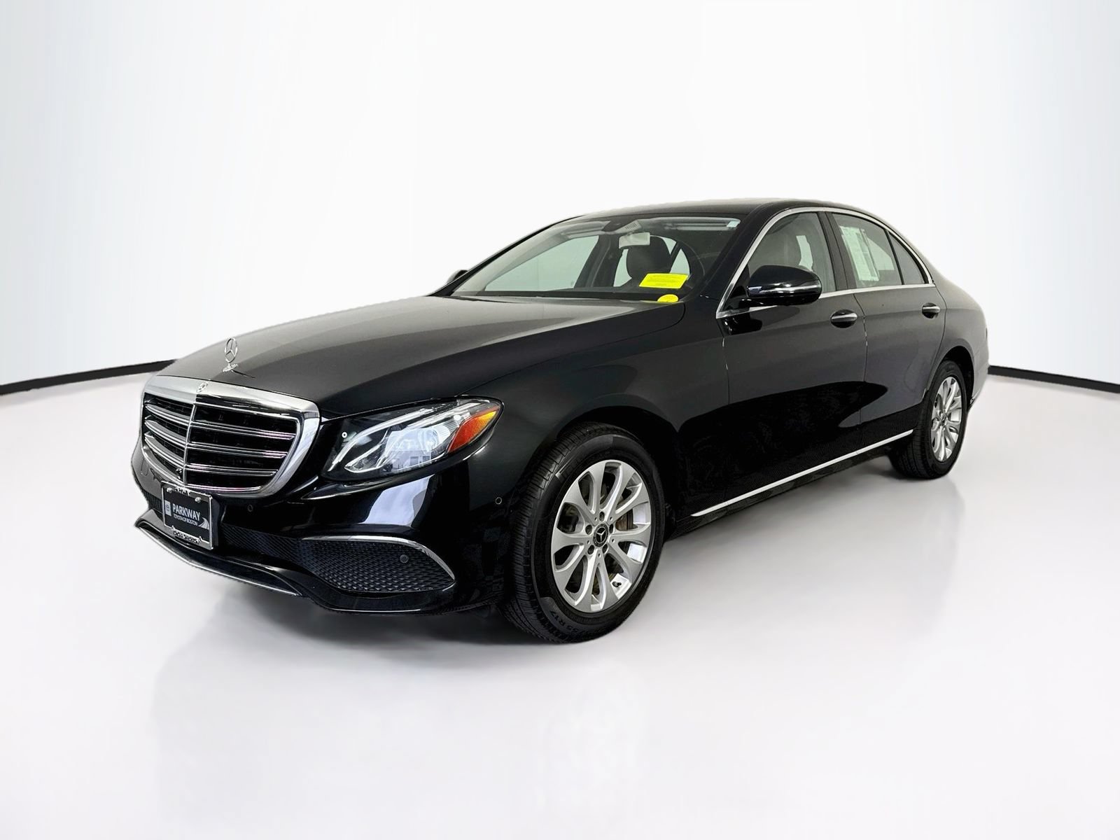 Used 2019 Mercedes-Benz E 300 4MATIC image 3