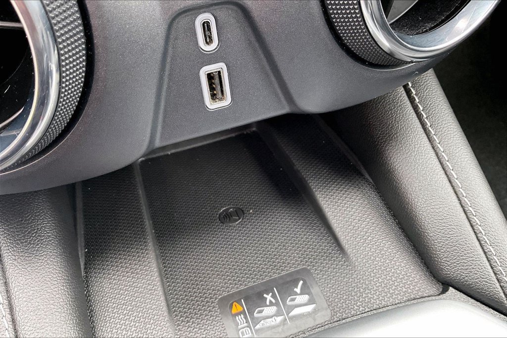 Used 2023 Chevrolet Blazer LT w/ Sound & Technology Package FWD image 18