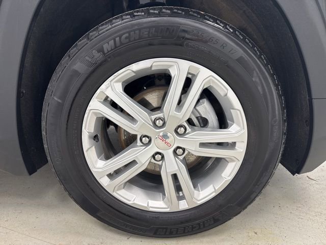 Used 2024 GMC Terrain SLE image 29